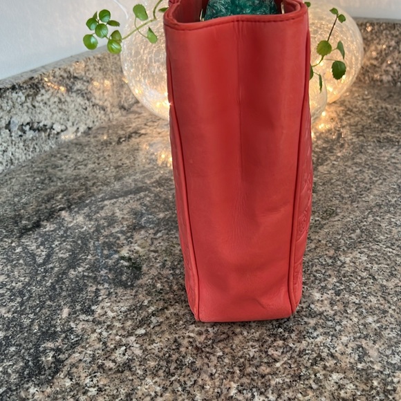 Chanel Lucky Charm Limited Edition Lambskin Tote - Picture 4 of 17